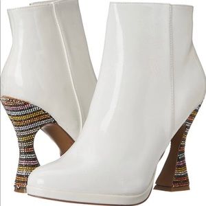 Betsey Johnson Women's Averie Fashion Boot 8 M